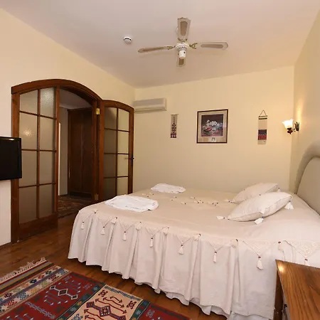מלון Villa Konak Hotel