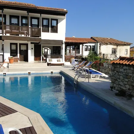Villa Konak Hotel מלון