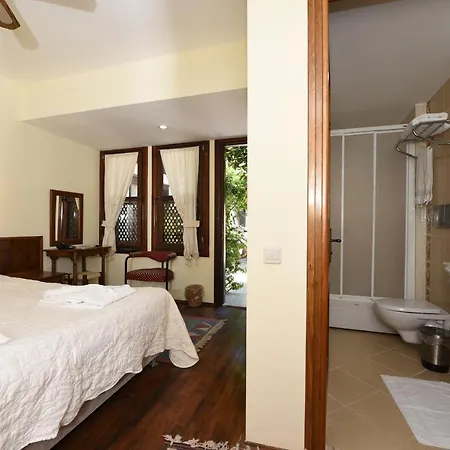 Ξενοδοχείο Villa Konak Hotel 3*