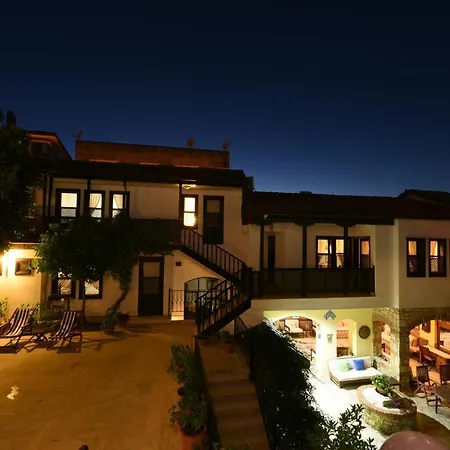 Villa Konak Hotel מלון 3*