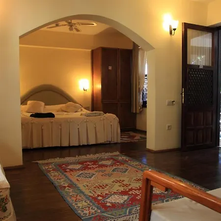 מלון Villa Konak Hotel 3*