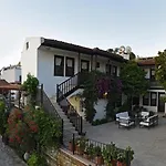 Villa Konak Hotel מלון