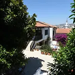 מלון Villa Konak Hotel קוסדסי
