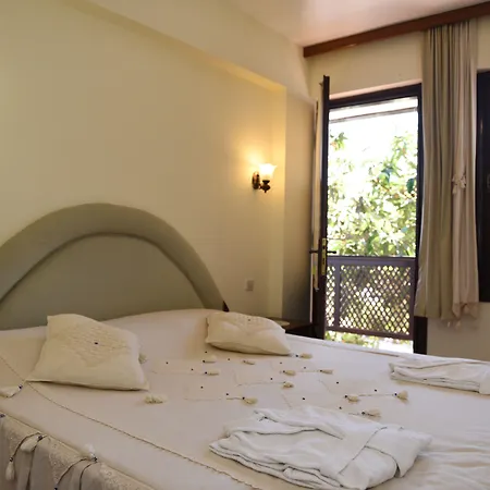 Villa Konak Hotel Szálloda 3*